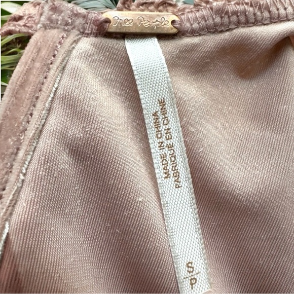 FREE PEOPLE Velvet Lace Fortune Teller Top - Dusty Blush Pink - Small - Picture 13 of 16